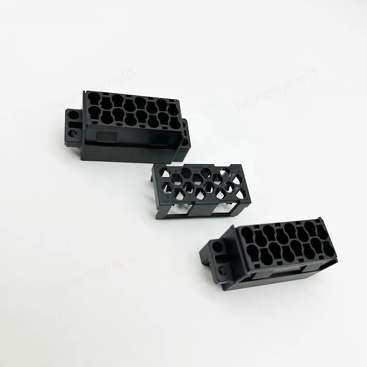 特诚科技PBT精密注塑件实拍 3